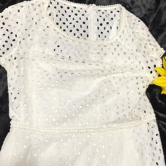 White Belted  Eyelet Sheath Dress Preppy and Chic Sizeb10 - Picture 10 of 13